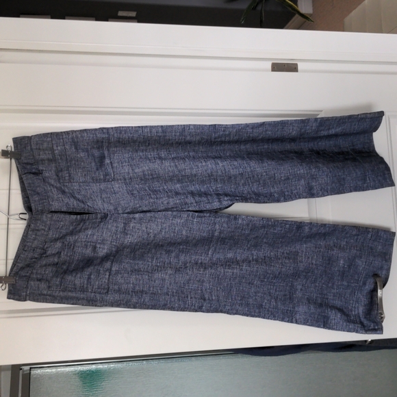 Theory cropped wide leg pants, Size 6 - Picture 4 of 4
